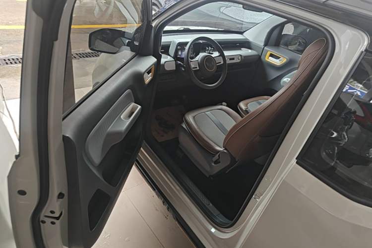 Used Wuling Hongguang MINIEV 2022 GAMEBOY 300km Enthusiast Model with Lithium Iron Phosphate Driver Seat
