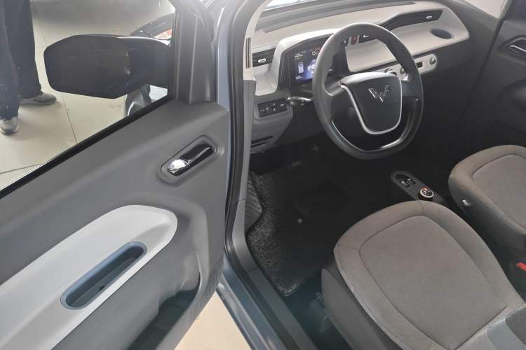 Used Wuling Hongguang MINIEV 2022 Macaron Fashion Edition Lithium-Nickel-Cobalt-Alpha-oxide Driver Seat