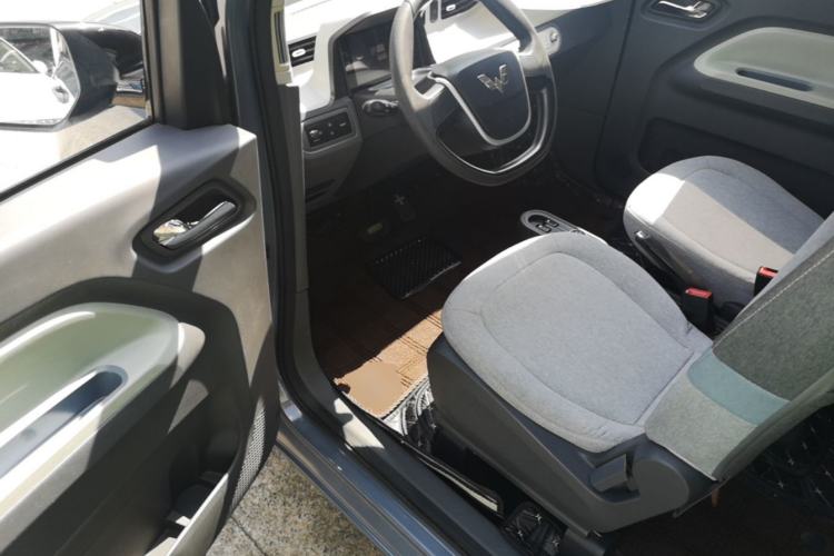 Used Wuling Hongguang MINIEV 2022 Macaron Premium Model – Lithium Ternary Battery Driver Seat