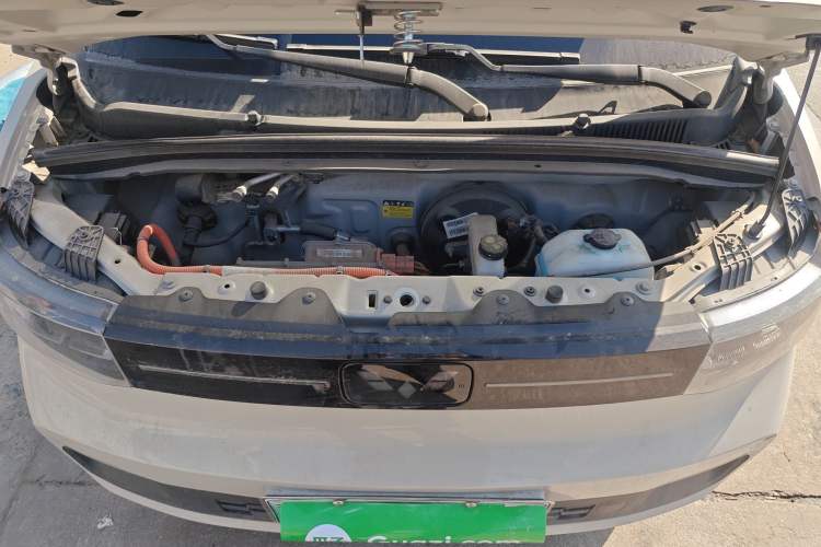 Used Wuling Hongguang MINIEV 2022 Macaron Fashion Edition Lithium-Nickel-Cobalt-Alpha-oxide Engine Bay