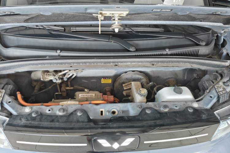 Used Wuling Hongguang MINIEV 2022 Macaron Fashion Edition Lithium-Nickel-Cobalt-Alpha-oxide Engine Bay
