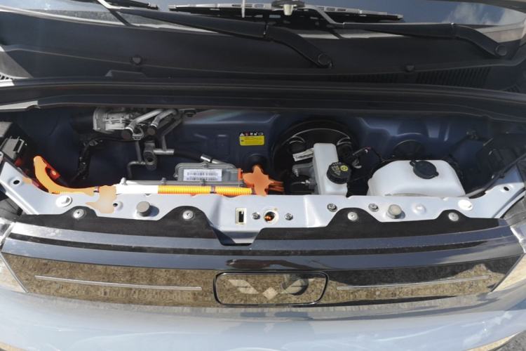 Used Wuling Hongguang MINIEV 2022 Macaron Premium Model – Lithium Ternary Battery Engine Bay