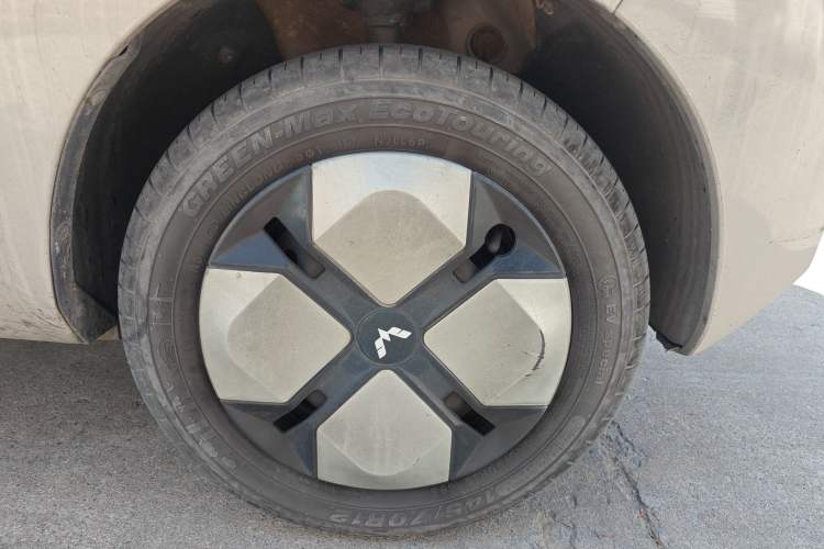 Used Wuling Hongguang MINIEV 2022 Macaron Fashion Edition Lithium-Nickel-Cobalt-Alpha-oxide Exterior 7