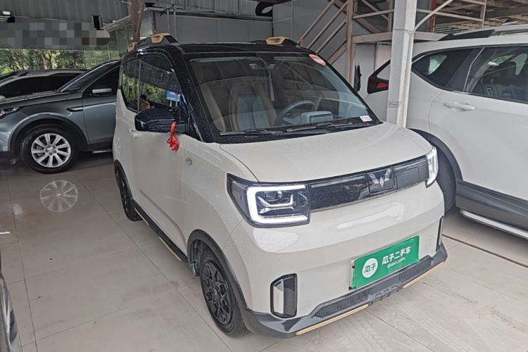 Used Wuling Hongguang MINIEV 2022 GAMEBOY 300km Enthusiast Model with Lithium Iron Phosphate Front Right 45 Deg