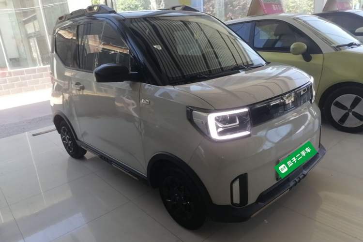 Used Wuling Hongguang MINIEV 2022 GAMEBOY 200km Gaming Edition with Lithium Iron Phosphate Front Right 45 Deg