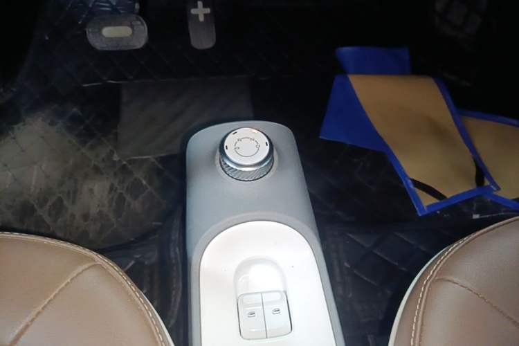 Used Wuling Hongguang MINIEV 2022 GAMEBOY 200km Gaming Edition with Lithium Iron Phosphate Gear Lever
