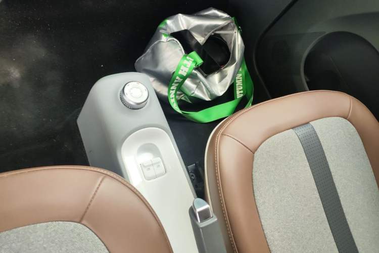 Used Wuling Hongguang MINIEV 2022 GAMEBOY 200km Gaming Edition with Lithium Iron Phosphate Gear Lever