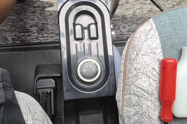 Used Wuling Hongguang MINIEV 2022 Macaron Premium Model – Lithium Iron Phosphate Gear Lever