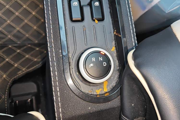 Used Wuling Hongguang MINIEV 2022 Zizai Version Lithium Iron Phosphate Gear Lever
