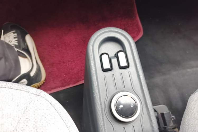 Used Wuling Hongguang MINIEV 2022 Macaron Premium Model – Lithium Iron Phosphate Gear Lever