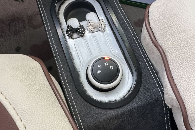 Used Wuling Hongguang MINIEV 2022 Macaron Premium Model – Lithium Iron Phosphate Gear Lever
