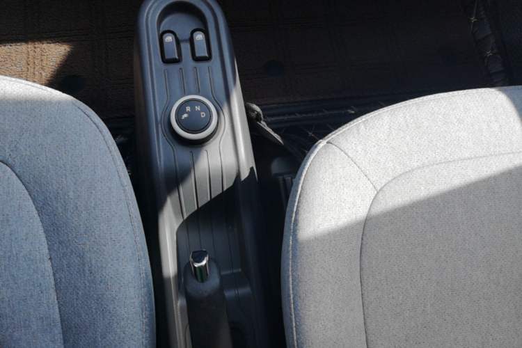Used Wuling Hongguang MINIEV 2022 Macaron Premium Model – Lithium Ternary Battery Gear Lever