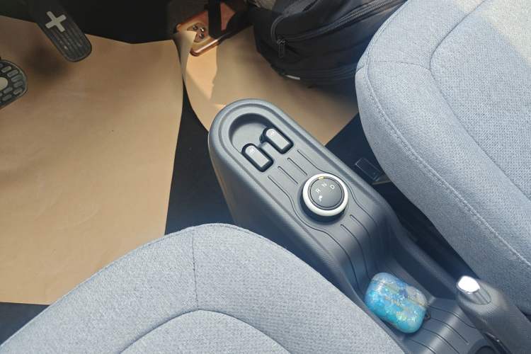 Used Wuling Hongguang MINIEV 2022 Macaron Premium Model – Lithium Iron Phosphate Gear Lever