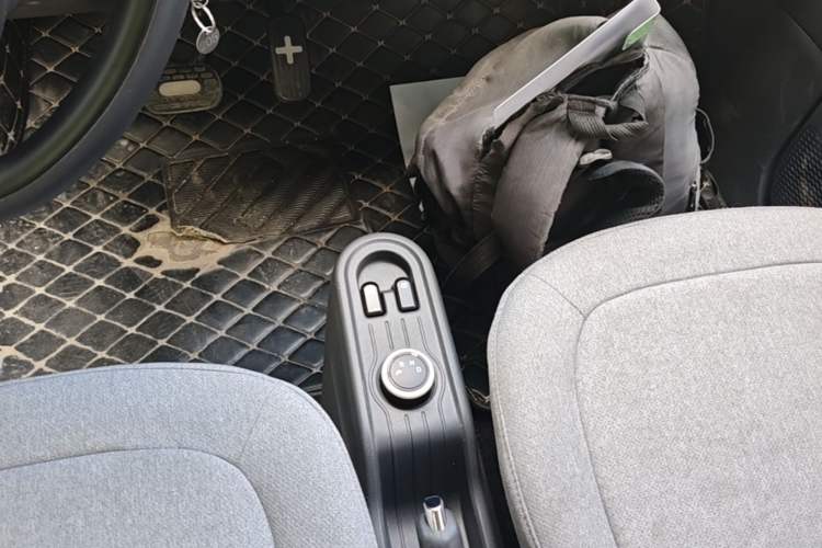 Used Wuling Hongguang MINIEV 2022 Macaron Premium Model – Lithium Iron Phosphate Gear Lever