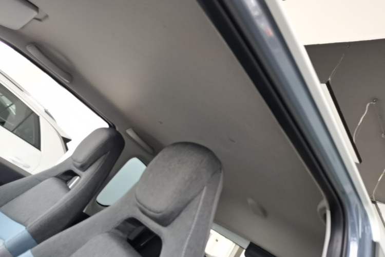 Used Wuling Hongguang MINIEV 2022 Macaron Premium Model – Lithium Iron Phosphate Headliner