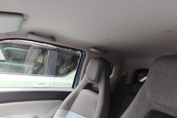 Used Wuling Hongguang MINIEV 2022 Macaron Premium Model – Lithium Iron Phosphate Headliner