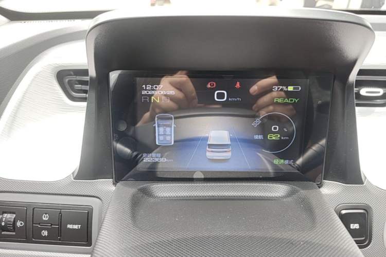 Used Wuling Hongguang MINIEV 2022 Macaron Premium Model – Lithium Iron Phosphate Instrument Cluster