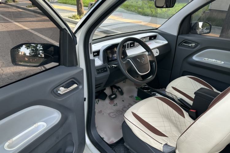 Used Wuling Hongguang MINIEV 2022 Macaron Premium Model – Lithium Iron Phosphate Interior 3