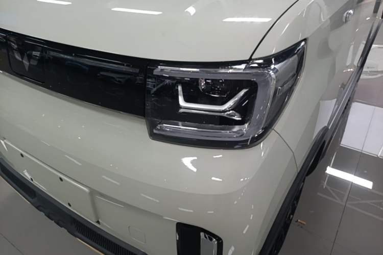 Used Wuling Hongguang MINIEV 2022 GAMEBOY 200km Gaming Edition with Lithium Iron Phosphate Left Front Headlight