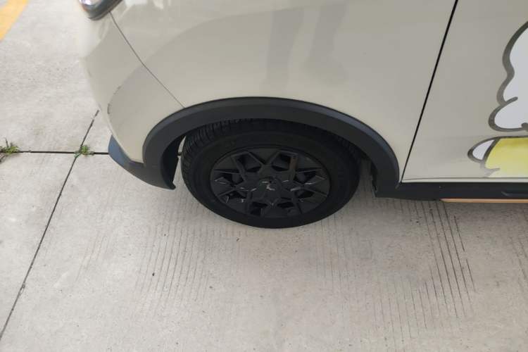 Used Wuling Hongguang MINIEV 2022 GAMEBOY 200km Gaming Edition with Lithium Iron Phosphate Left Front Wheel Hub