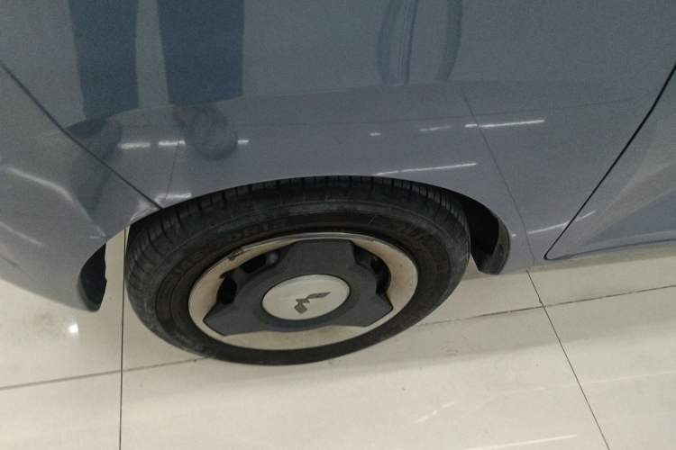 Used Wuling Hongguang MINIEV 2022 Macaron Premium Model – Lithium Iron Phosphate Left Front Wheel Hub