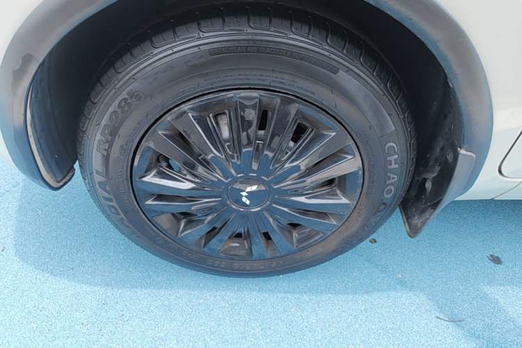 Used Wuling Hongguang MINIEV 2022 Macaron Premium Model – Lithium Iron Phosphate Left Front Wheel Hub