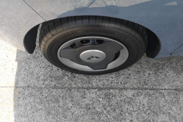 Used Wuling Hongguang MINIEV 2022 Macaron Premium Model – Lithium Ternary Battery Left Front Wheel Hub