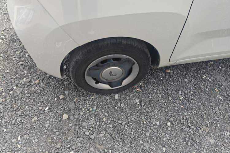 Used Wuling Hongguang MINIEV 2022 Macaron Premium Model – Lithium Iron Phosphate Left Front Wheel Hub