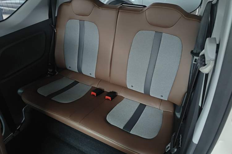 Used Wuling Hongguang MINIEV 2022 GAMEBOY 300km Enthusiast Model with Lithium Iron Phosphate Left Rear Seat