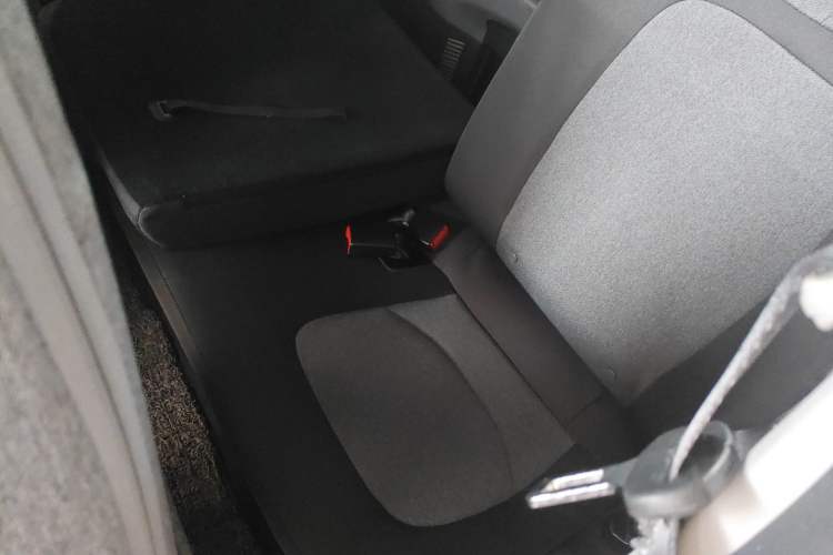 Used Wuling Hongguang MINIEV 2022 Macaron Fashion Edition Lithium-Nickel-Cobalt-Alpha-oxide Left Rear Seat