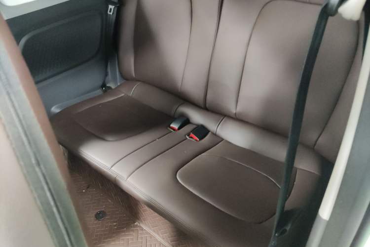 Used Wuling Hongguang MINIEV 2022 GAMEBOY 200km Play Edition with Lithium Iron Phosphate Left Rear Seat