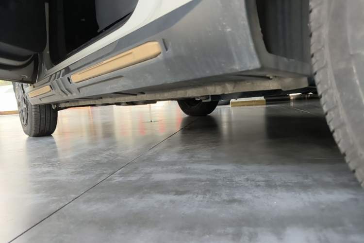 Used Wuling Hongguang MINIEV 2022 GAMEBOY 300km Enthusiast Model with Lithium Iron Phosphate Left Side Sill