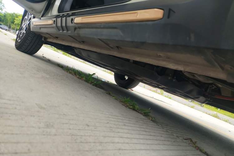 Used Wuling Hongguang MINIEV 2022 GAMEBOY 200km Gaming Edition with Lithium Iron Phosphate Left Side Sill