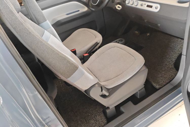 Used Wuling Hongguang MINIEV 2022 Macaron Fashion Edition Lithium-Nickel-Cobalt-Alpha-oxide Right Front Seat