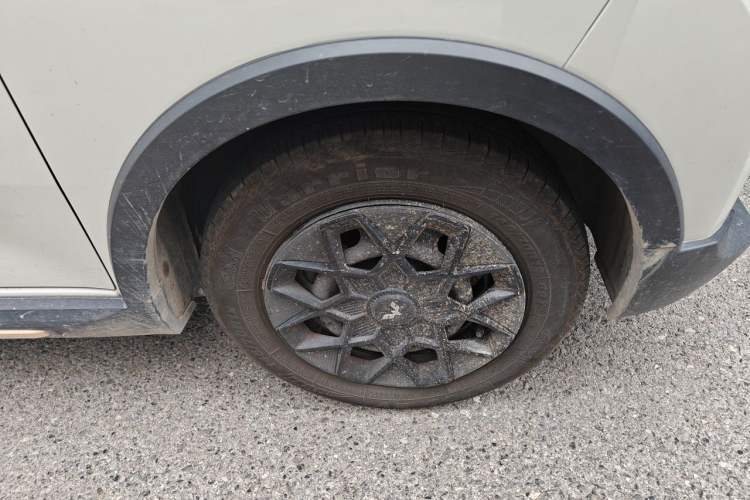 Used Wuling Hongguang MINIEV 2022 GAMEBOY 200km Gaming Edition with Lithium Iron Phosphate Right Front Wheel Hub