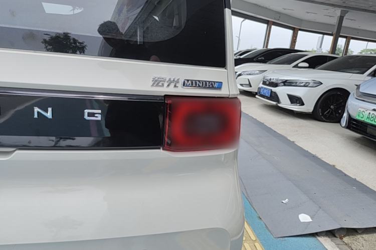 Used Wuling Hongguang MINIEV 2022 Macaron Premium Model – Lithium Iron Phosphate Right Rear Taillight