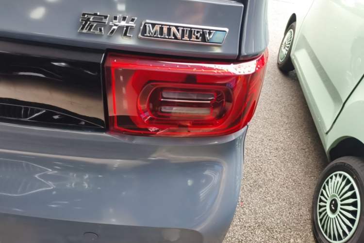 Used Wuling Hongguang MINIEV 2022 Macaron Premium Model – Lithium Iron Phosphate Right Rear Taillight