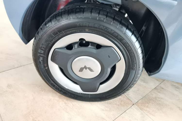 Used Wuling Hongguang MINIEV 2022 Macaron Premium Model – Lithium Iron Phosphate Right Rear Wheel Hub
