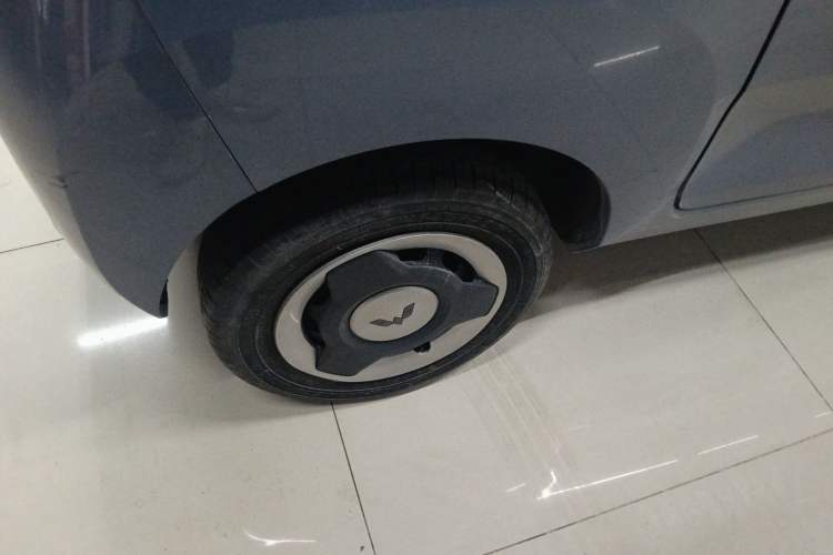 Used Wuling Hongguang MINIEV 2022 Macaron Premium Model – Lithium Iron Phosphate Right Rear Wheel Hub