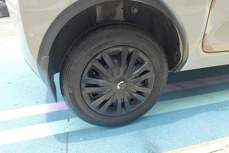 Used Wuling Hongguang MINIEV 2022 Macaron Premium Model – Lithium Iron Phosphate Right Rear Wheel Hub