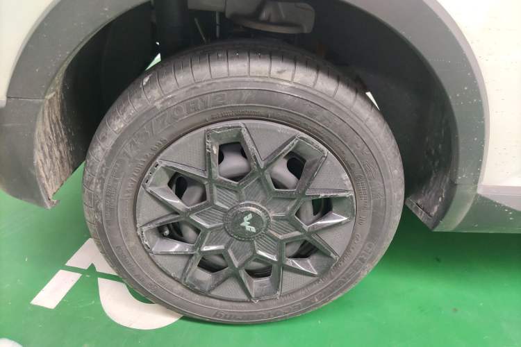 Used Wuling Hongguang MINIEV 2022 GAMEBOY 200km Play Edition with Lithium Iron Phosphate Right Rear Wheel Hub