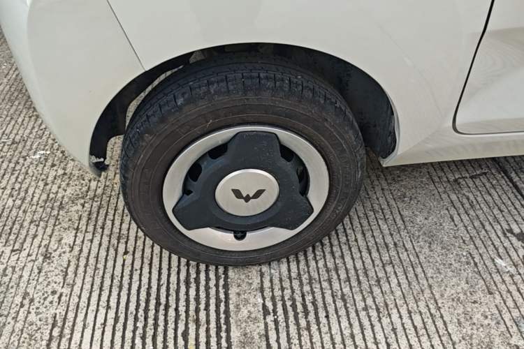 Used Wuling Hongguang MINIEV 2022 Macaron Premium Model – Lithium Iron Phosphate Right Rear Wheel Hub