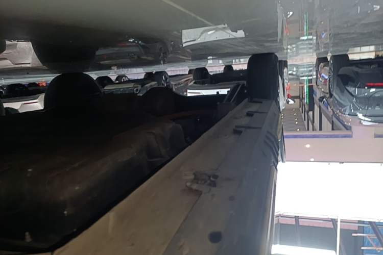 Used Wuling Hongguang MINIEV 2022 GAMEBOY 200km Gaming Edition with Lithium Iron Phosphate Right Side Sill
