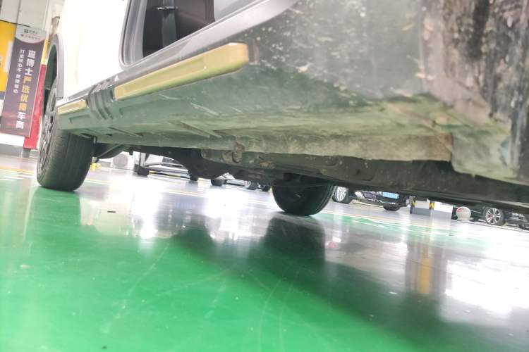 Used Wuling Hongguang MINIEV 2022 GAMEBOY 200km Play Edition with Lithium Iron Phosphate Right Side Sill