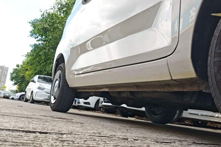 Used Wuling Hongguang MINIEV 2022 Macaron Premium Model – Lithium Iron Phosphate Right Side Sill