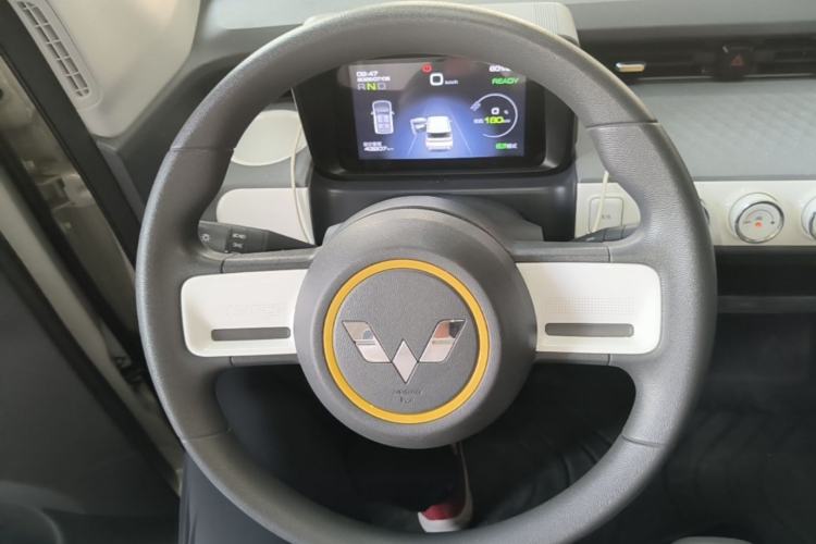 Used Wuling Hongguang MINIEV 2022 GAMEBOY 300km Enthusiast Model with Lithium Iron Phosphate Steering Wheel