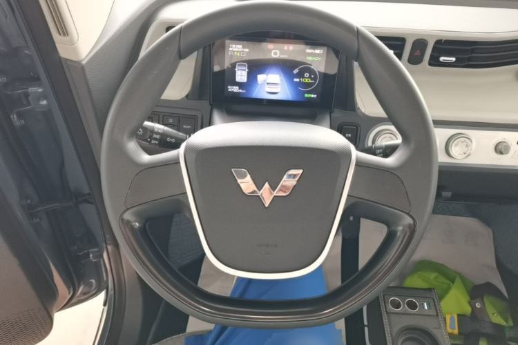 Used Wuling Hongguang MINIEV 2022 Macaron Premium Model – Lithium Iron Phosphate Steering Wheel