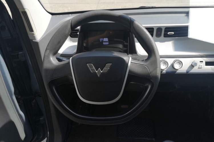 Used Wuling Hongguang MINIEV 2022 Macaron Premium Model – Lithium Ternary Battery Steering Wheel
