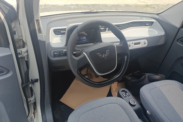Used Wuling Hongguang MINIEV 2022 Macaron Premium Model – Lithium Iron Phosphate Steering Wheel