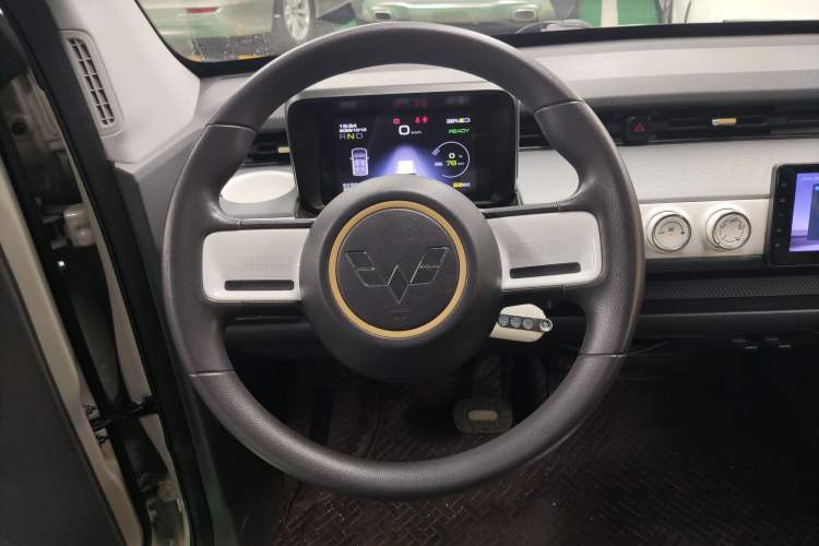 Used Wuling Hongguang MINIEV 2022 GAMEBOY 200km Play Edition with Lithium Iron Phosphate Steering Wheel